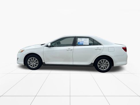Used 2013 Toyota Camry FWD image 4