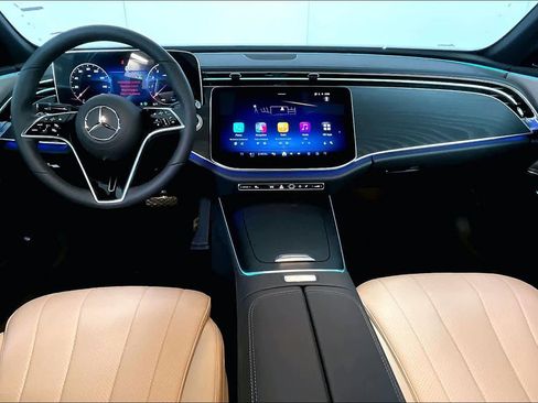 New 2026 Mercedes-Benz E 350 4MATIC Sedan image 8