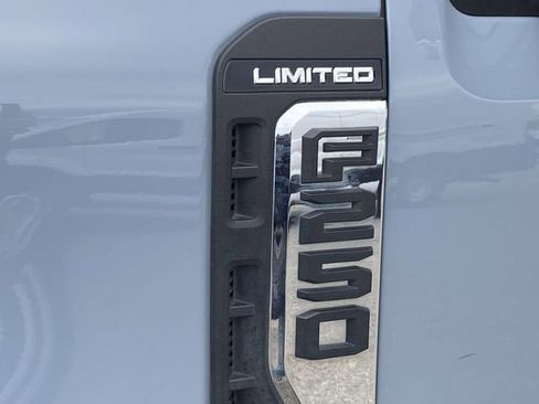 Used 2024 Ford F250 Limited image 4