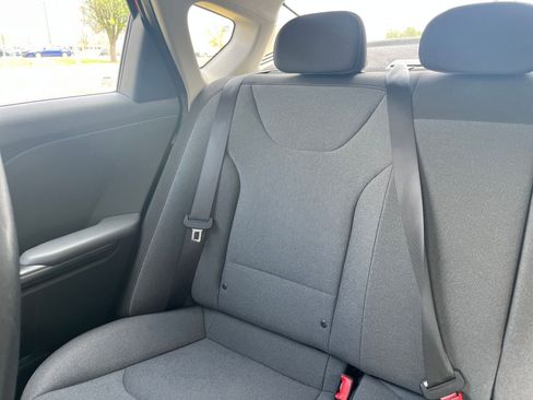 Used 2025 Kia K4 LXS image 38