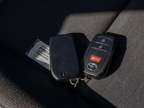Used 2025 Toyota Corolla SE FWD image 35
