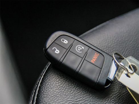 New 2026 Jeep Compass Latitude image 33