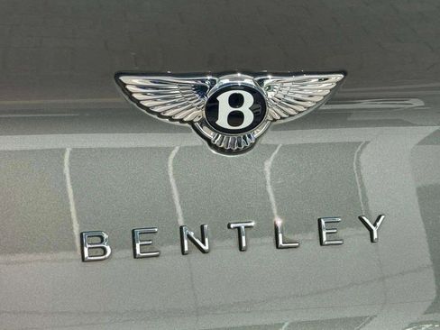 Used 2021 Bentley Bentayga Speed image 16