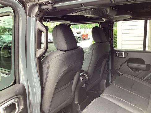 Used 2024 Jeep Wrangler Unlimited AWD/4WD image 47