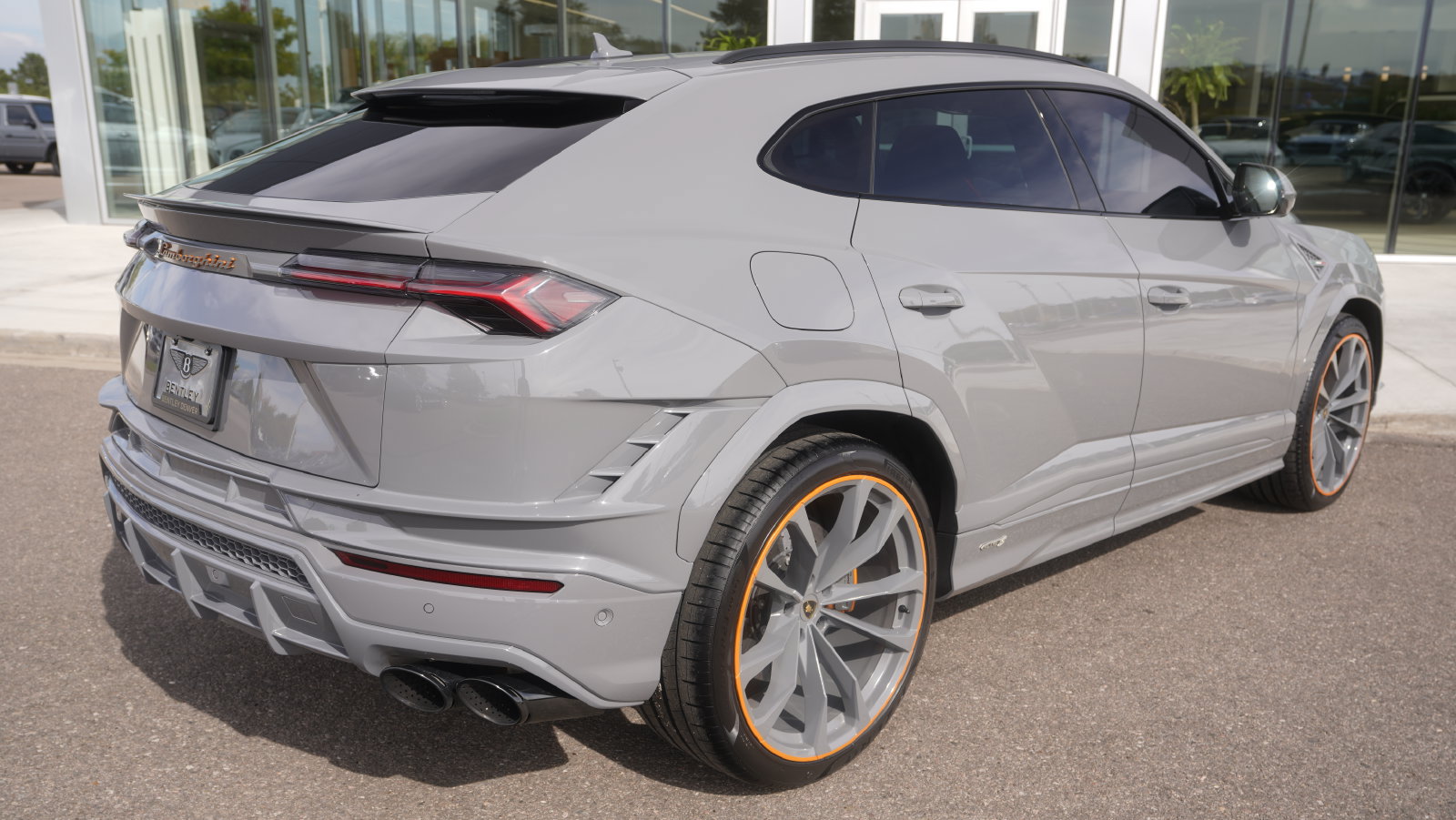 Used 2024 Lamborghini Urus S AWD/4WD image 14