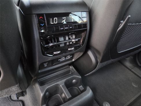 New 2025 Jeep Grand Cherokee L Altitude image 26