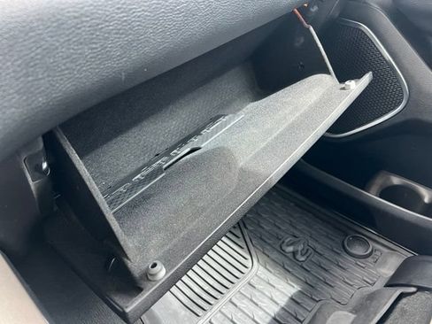 Used 2019 RAM 1500 Laramie AWD/4WD image 35