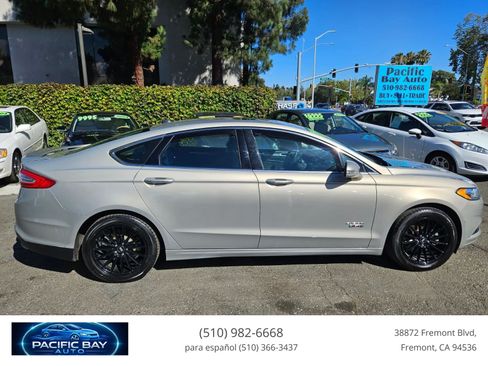 Used 2015 Ford Fusion Energi Titanium FWD image 5