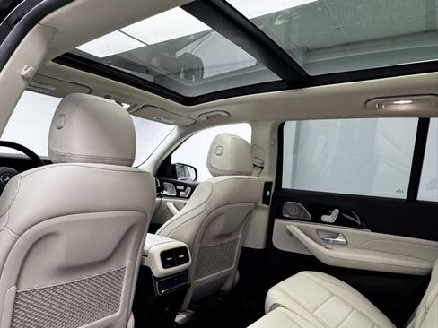 Used 2023 Mercedes-Benz GLS 450 4MATIC image 20