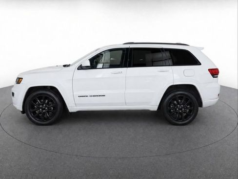 Used 2021 Jeep Grand Cherokee Laredo X AWD/4WD image 6