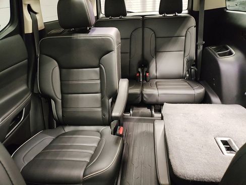 Used 2022 GMC Acadia Denali w/ Denali Ultimate Package image 30