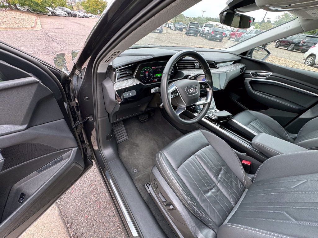 Used 2021 Audi e-tron Premium AWD/4WD image 26