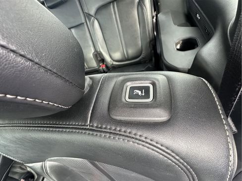 Used 2024 Jeep Wagoneer Series III image 37