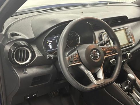 Used 2019 Nissan Kicks SV FWD image 15