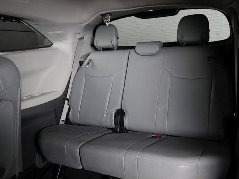 Used 2023 Toyota Sienna Limited AWD/4WD image 20
