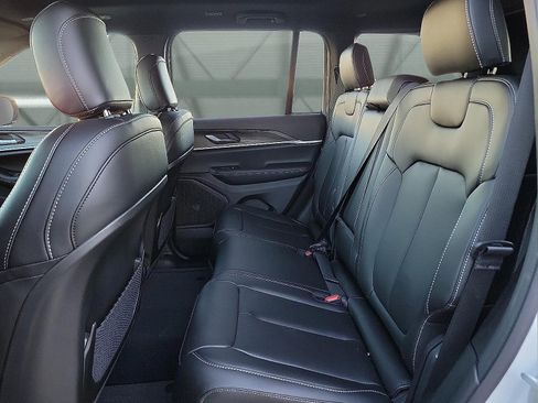 New 2025 Jeep Grand Cherokee Limited image 8