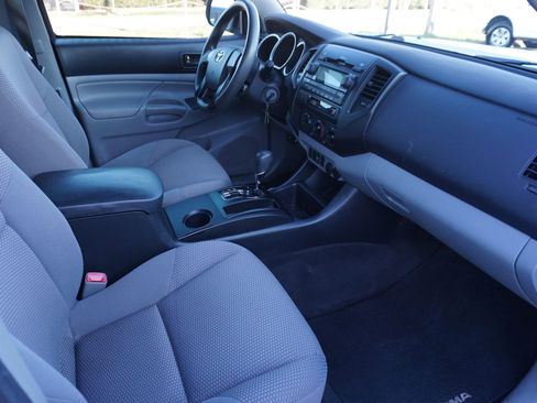 Used 2012 Toyota Tacoma PreRunner image 25