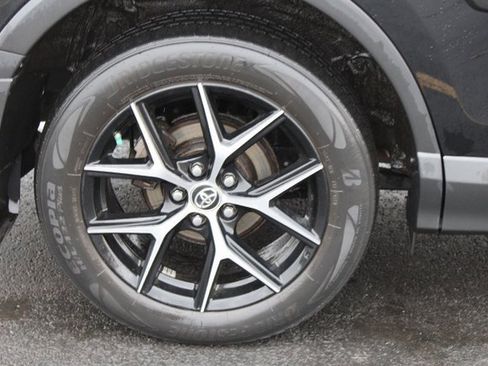 Used 2016 Toyota RAV4 SE image 8