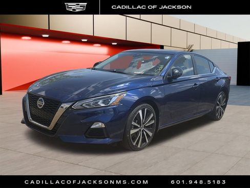 Used 2022 Nissan Altima 2.0 SR image 1