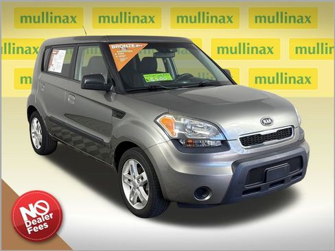 Used 2010 Kia Soul + FWD image 1