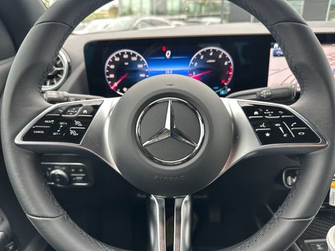 Used 2025 Mercedes-Benz GLA 250 image 25