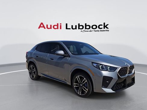 Used 2026 BMW X2 xDrive28i AWD/4WD image 2