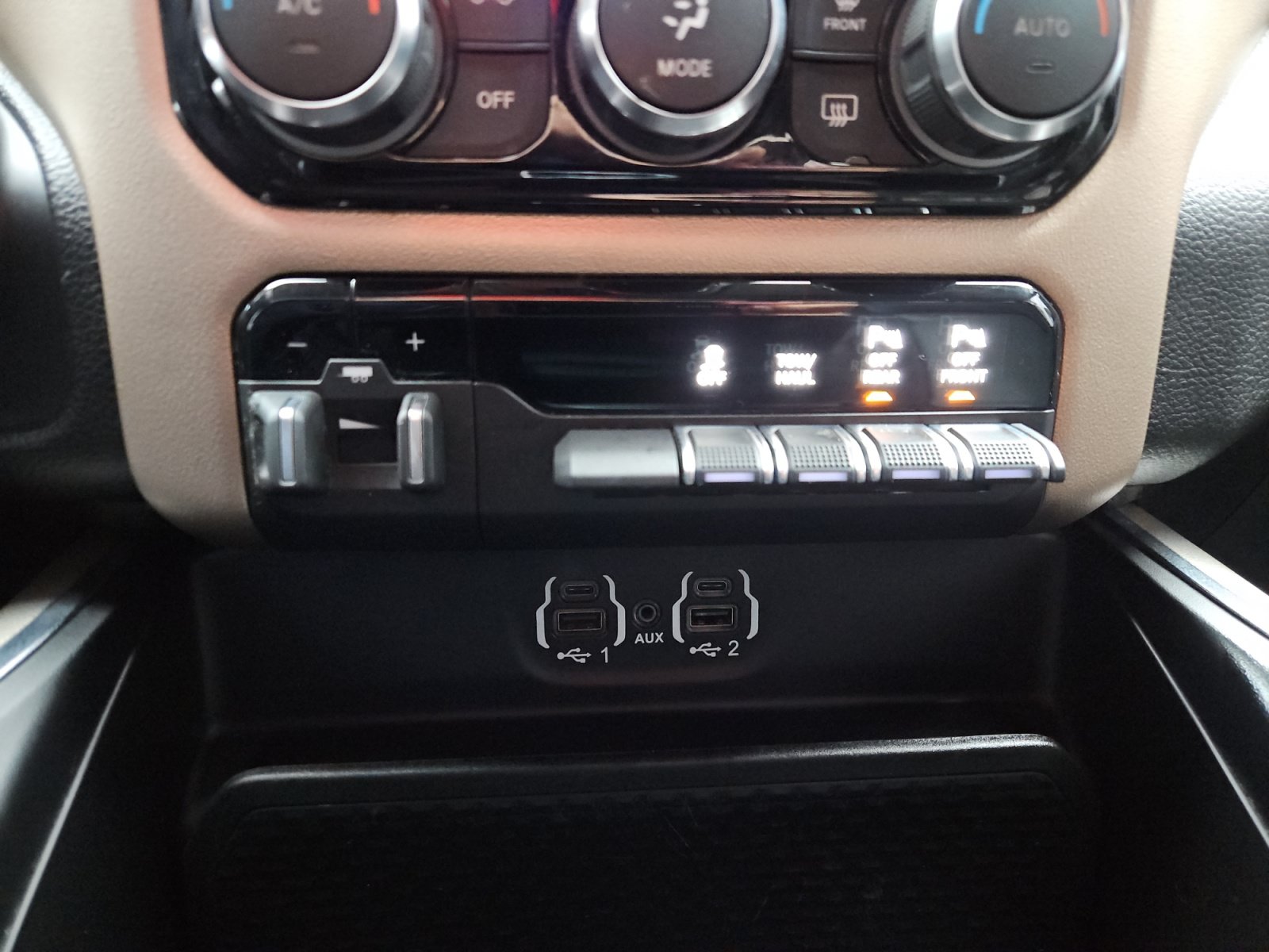 Used 2022 RAM 1500 Laramie AWD/4WD image 28