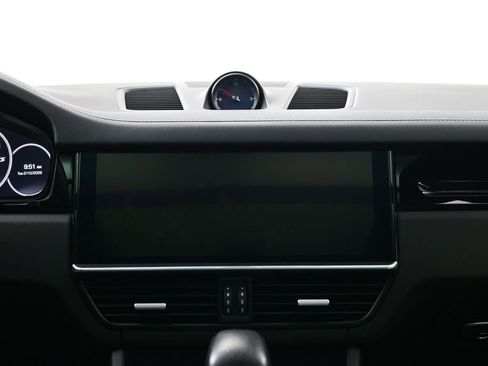 Used 2021 Porsche Cayenne GTS image 11