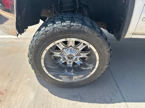 Used 2018 GMC Sierra 1500 SLT w/ Texas SLT Premium Package AWD/4WD image 2