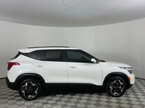 Used 2025 Kia Seltos S image 4