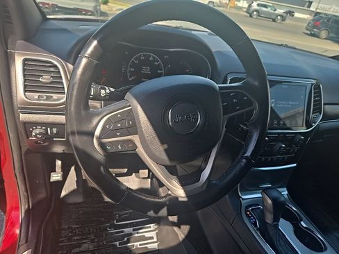 Used 2019 Jeep Grand Cherokee Limited w/ Luxury Group II AWD/4WD image 13