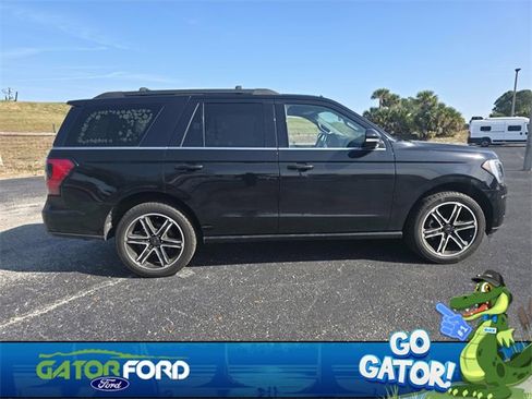 Used 2021 Ford Expedition Limited image 4