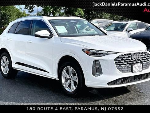 Used 2025 Audi Q5 Premium w/ Convenience Package AWD/4WD image 9