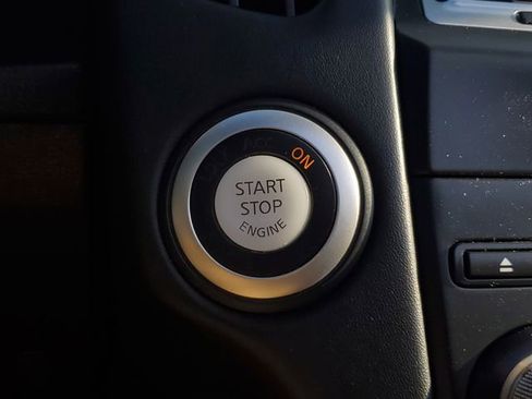 Used 2017 Nissan 370Z Touring image 31