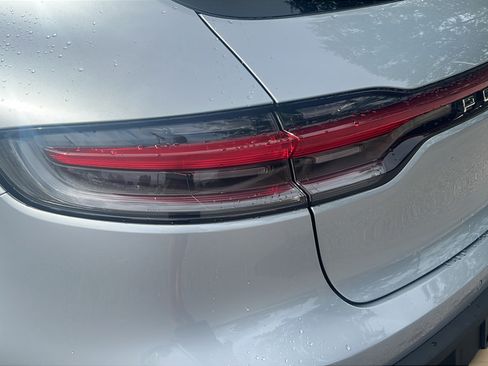 Certified 2025 Porsche Macan S AWD/4WD image 12