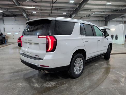 Used 2025 GMC Yukon Denali w/ Sun & Power Step Package image 3