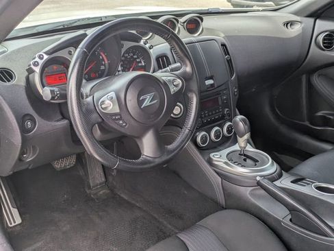 Used 2015 Nissan 370Z Coupe RWD image 26