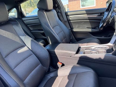 Used 2020 Honda Accord Sport image 6
