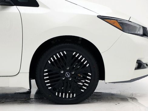 Used 2023 Nissan Leaf SV Plus image 3