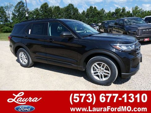 New 2026 Ford Explorer Active AWD/4WD image 1