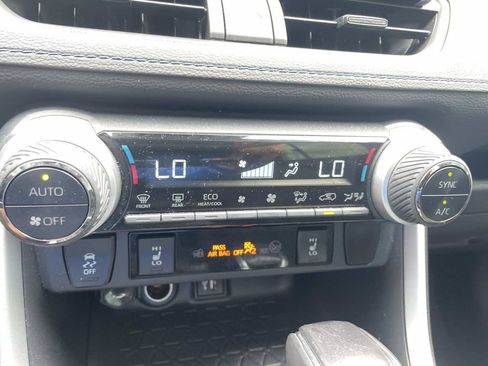Certified 2024 Toyota RAV4 SE w/ Convenience Package AWD/4WD image 25