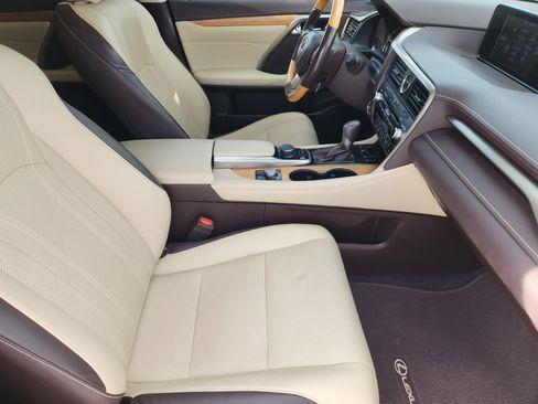 Used 2019 Lexus RX 350L FWD image 18