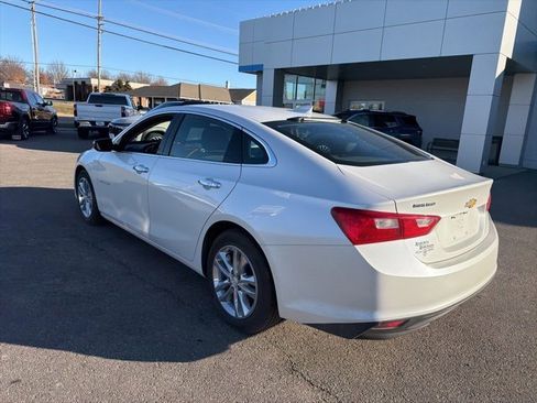 Used 2018 Chevrolet Malibu LT image 14