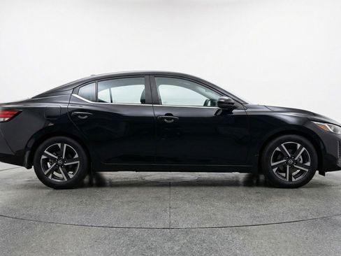 Used 2025 Nissan Sentra SV image 11