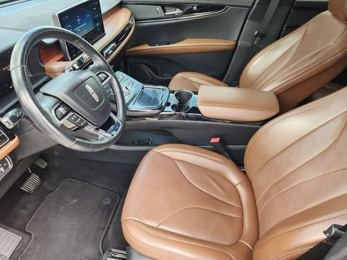 Used 2022 Lincoln Nautilus Reserve image 12