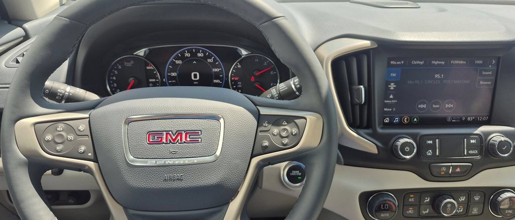 Used 2024 GMC Terrain Denali w/ Denali Premium Package AWD/4WD image 9