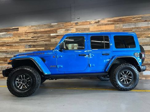Used 2025 Jeep Wrangler Unlimited Rubicon AWD/4WD image 15