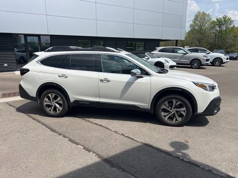 Used 2020 Subaru Outback Touring w/ Popular Package #2 AWD/4WD image 2
