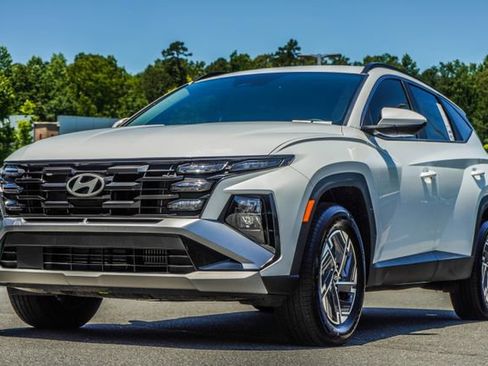 Certified 2025 Hyundai Tucson Blue AWD/4WD image 9