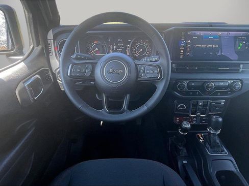 Certified 2025 Jeep Wrangler Unlimited Rubicon AWD/4WD image 12